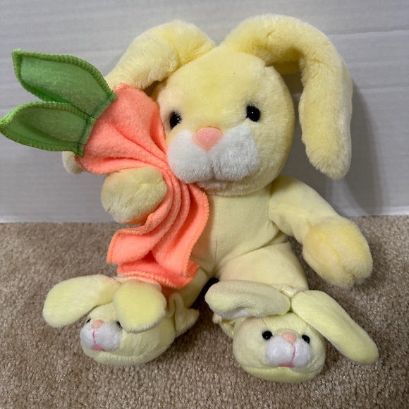 Vintage 11” Commonwealth Plush Yellow Bunny Rabbit w Carrot Blanket & Slippers - Picture 1 of 8